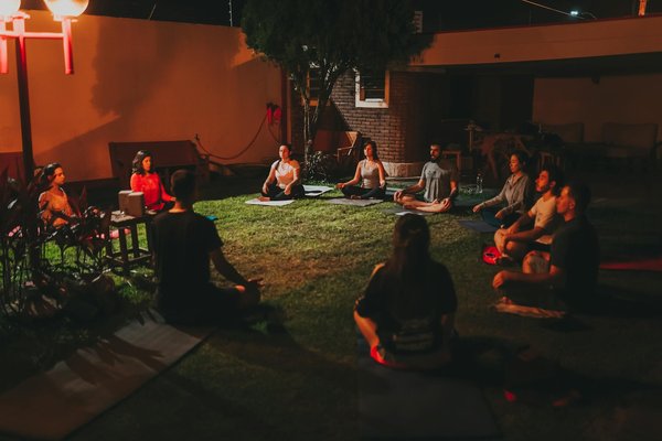 Les différentes façons de porter la médaille saint antoine en or jaune